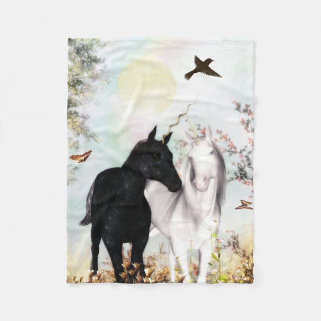 unicorn love  fleece Blanket (Front)
