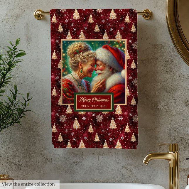 Unique Mr. and Mrs. Claus Cranberry Bath Towel (Unique Mr. and Mrs. Claus Cranberry Bath Towel)