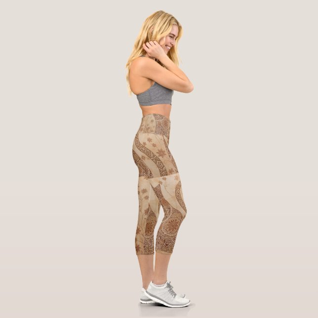 Unique Sporty Leggings – Bold Style, Ultimate Comf (Right)