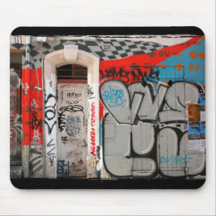 Urban art graffitis mouse mat