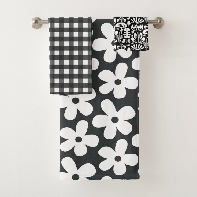 Ursula & friends bath towel set (Insitu)