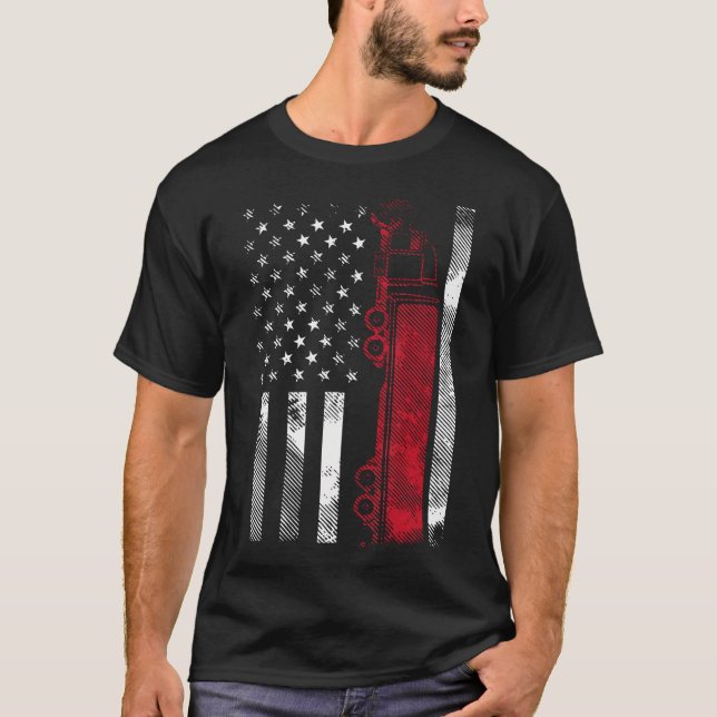 Us American Flag Semi Truck Driver 18 Wheeler Truc T-Shirt (Front)