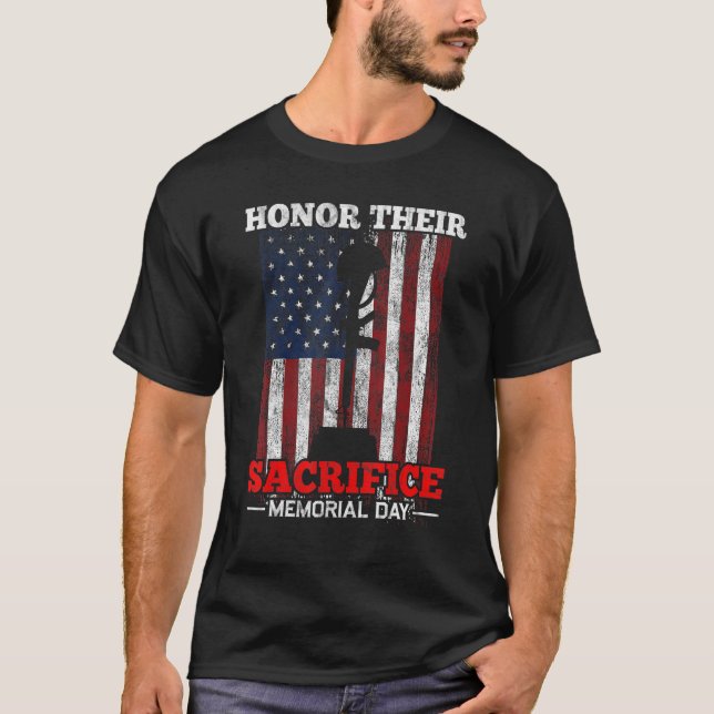 Us Flag Combat Boots Honour Their Sacrifice Memori T-Shirt (Front)