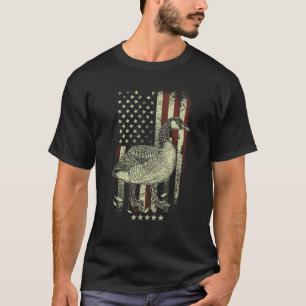 USA American Flag Hunters Hunting Goose Bird T-Shirt