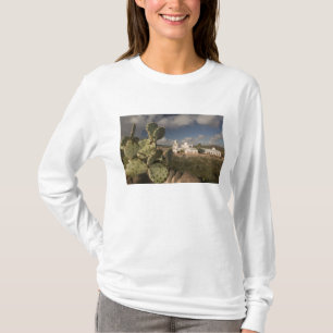 USA, Arizona, Tucson: Mission San Xavier del Bac 2 T-Shirt