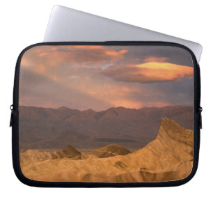 USA, California, Death Valley National Park. 2 Laptop Sleeve