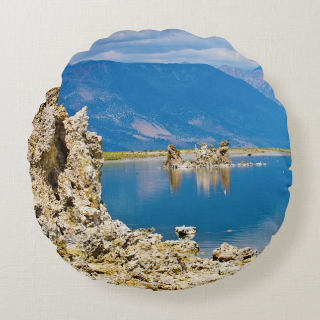 USA, California, Mono Lake South Tufa Reserve Round Cushion (Front)