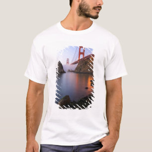 USA, California, San Francisco. Golden Gate T-Shirt