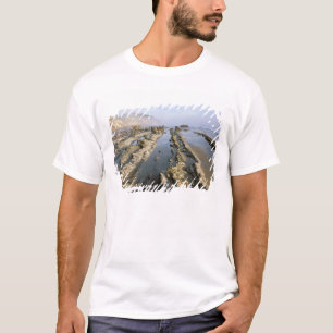 USA, California, Santa Barbara, Henry's Beach. T-Shirt