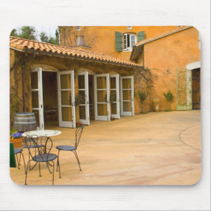USA, California, Sonoma Valley, Patio at Viansa Mouse Mat