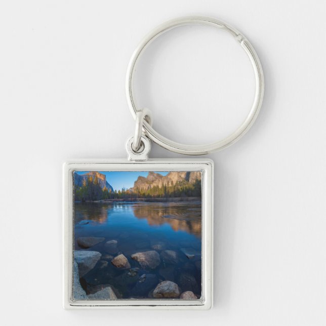 USA, California. Yosemite Valley View 2 Key Ring (Front)
