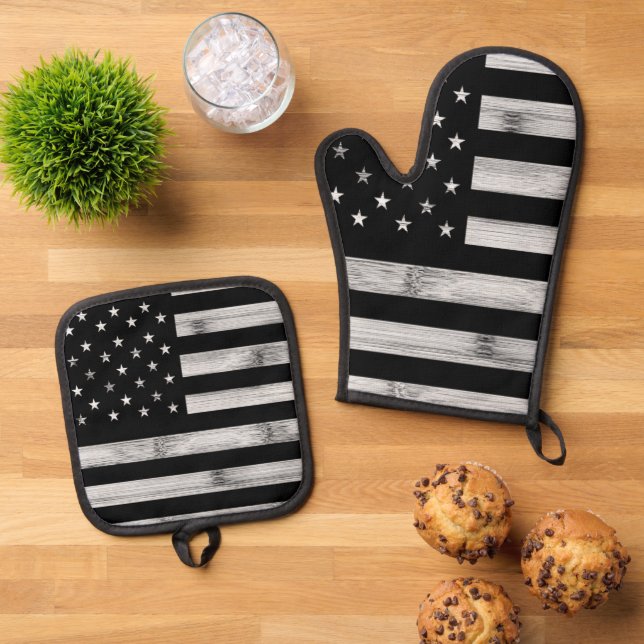 USA flag Rustic Wood Black White Patriotic America Oven Mitt & Pot Holder Set (Top Down)
