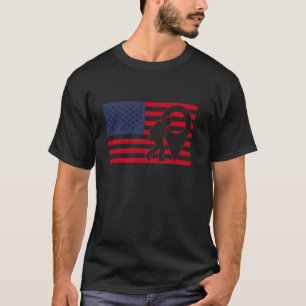 USA Flag With Geocacher Target Point - Geocaching T-Shirt
