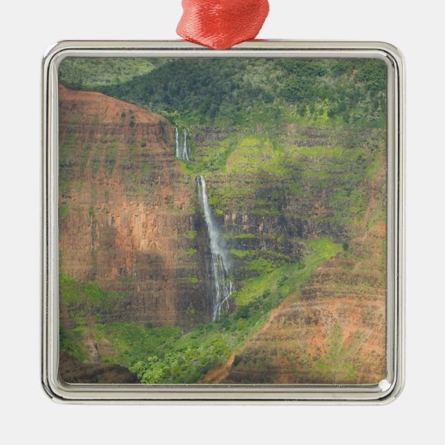 USA, Hawaii, Kauai, Waimea, Waimea Canyon Metal Tree Decoration (Front)