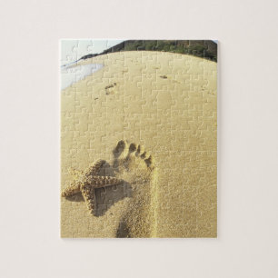USA, Hawaii, Maui, Makena Beach, Footprint and Jigsaw Puzzle
