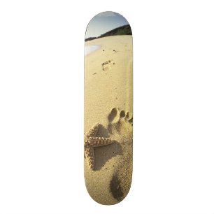 USA, Hawaii, Maui, Makena Beach, Footprint and Skateboard