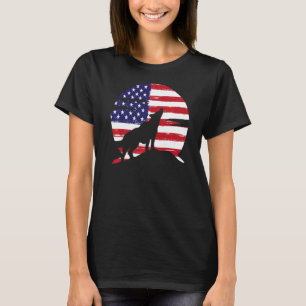 USA Howling Wolf Scene American Flag Distressed Pa T-Shirt