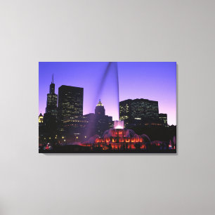 USA, IL, Chicago. Buckingham Fountain in Grant Canvas Print