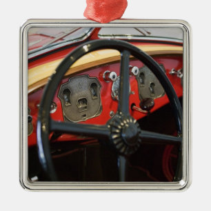 USA, Indiana, Auburn: Auburn, Cord, Duesenberg 2 Metal Tree Decoration