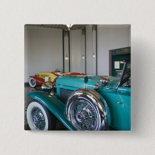 USA, Indiana, Auburn: Auburn, Cord, Duesenberg 3 15 Cm Square Badge