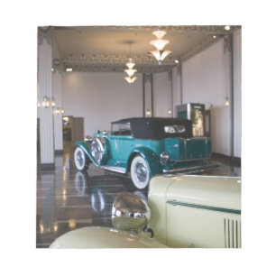 USA, Indiana, Auburn: Auburn, Cord, Duesenberg 8 Notepad