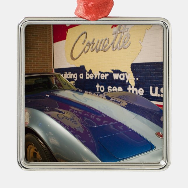 USA, Kentucky, Bowling Green: National Corvette 2 Metal Tree Decoration (Front)