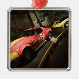 USA, Kentucky, Bowling Green: National Corvette 4 Metal Tree Decoration