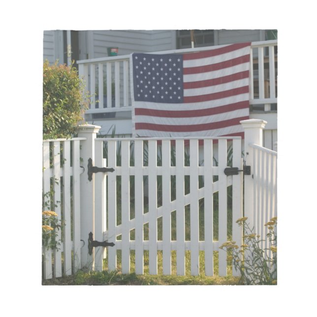 USA, Massachusettes, Gloucester: Patriotic Fence Notepad (Front)