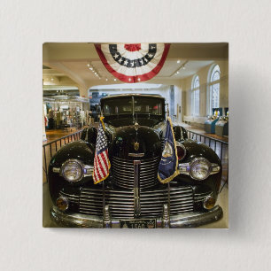 USA, Michigan, Dearborn: The Henry Ford Museum, 15 Cm Square Badge