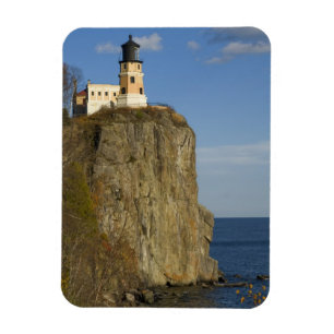 USA, Minnesota. Split Rock Lighthouse on Lake Magnet
