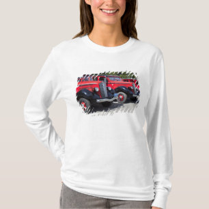 USA, Montana, East Glacier Park, gateway to T-Shirt
