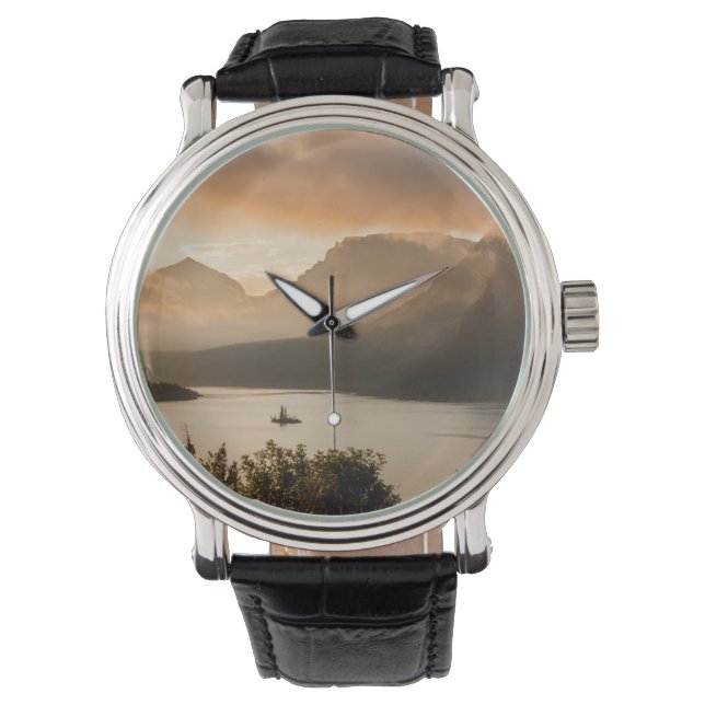 USA, Montana, Glacier National Park. Sunrise Watch (Front)