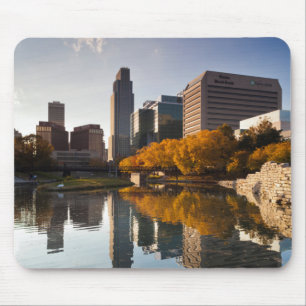 USA, Nebraska, Omaha, Gene Leahy Mall, Skyline Mouse Mat
