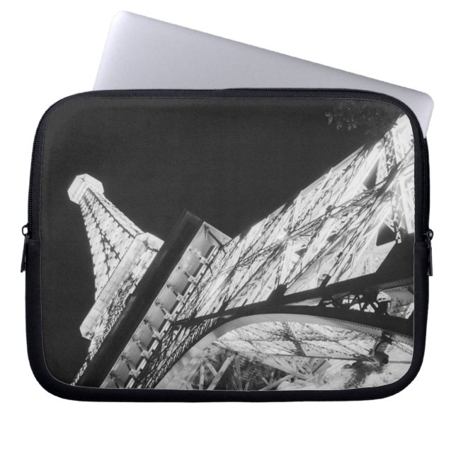 USA, Nevada, Las Vegas: Eiffel Tower / Paris Laptop Sleeve (Front)