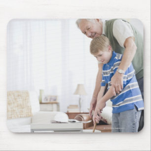 USA, New Jersey, Jersey City, grandfather and Mouse Mat