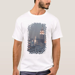 USA, New York City, View of Manhattan Bridge, T-Shirt
