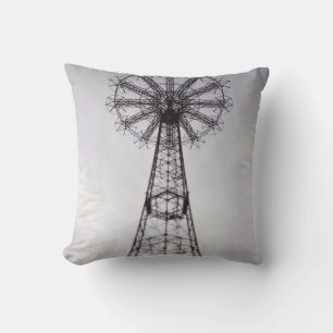 USA, New York, New York City, Brooklyn: Coney Cushion