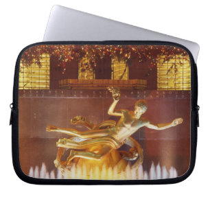 USA, New York, New York City, Statue of Laptop Sleeve