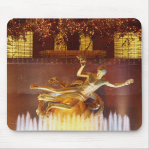 USA, New York, New York City, Statue of Mouse Mat