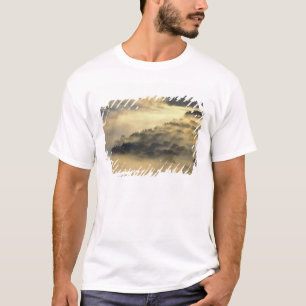 USA, North Dakota, Missouri River Valley. T-Shirt