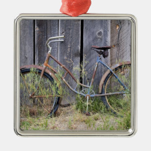 USA, Oregon, Bend. A dilapidated old bike Metal Tree Decoration