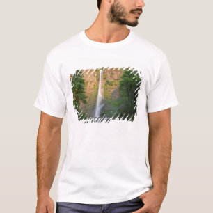 USA, Oregon, Columbia River Gorge, Multnomah T-Shirt