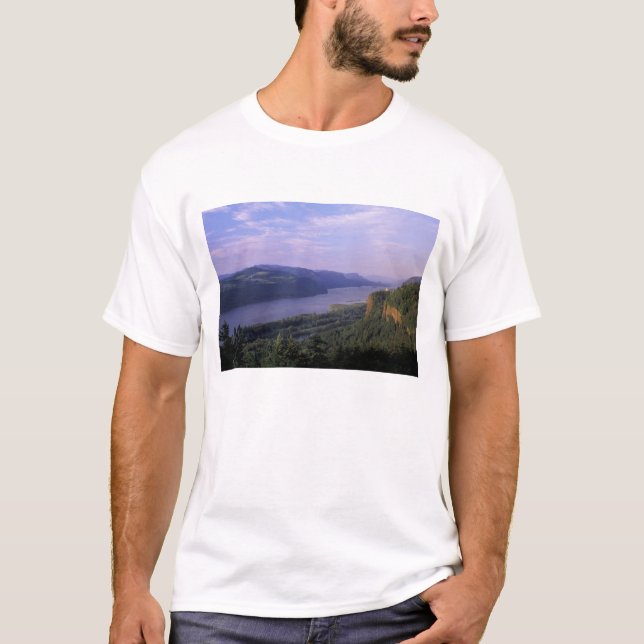 USA, Oregon, Columbia River Gorge National 4 T-Shirt (Front)