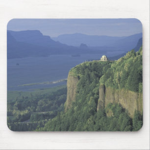 USA, Oregon, Columbia River Gorge NSA. View of Mouse Mat
