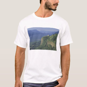 USA, Oregon, Columbia River Gorge NSA. View of T-Shirt
