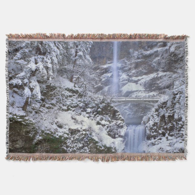 USA, Oregon, Columbia River Gorge Throw Blanket (Front)