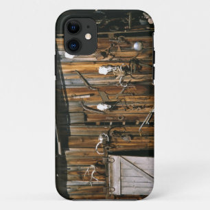 USA, Oregon, Harney County. Alter Livreestall iPhone 11 Case