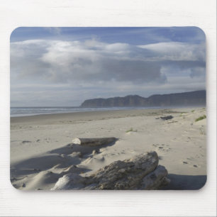 USA, Oregon, Sand Dunes and Ocean, Pacific City Mouse Mat