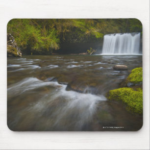 USA, Oregon, Scenic view of Upper Butte Creek Mouse Mat
