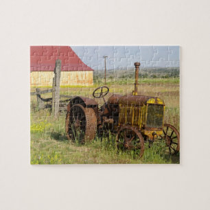 USA, Oregon, Shaniko. Rusty vintage tractor in Jigsaw Puzzle